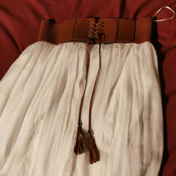 Long skirt - Picture 2 of 3